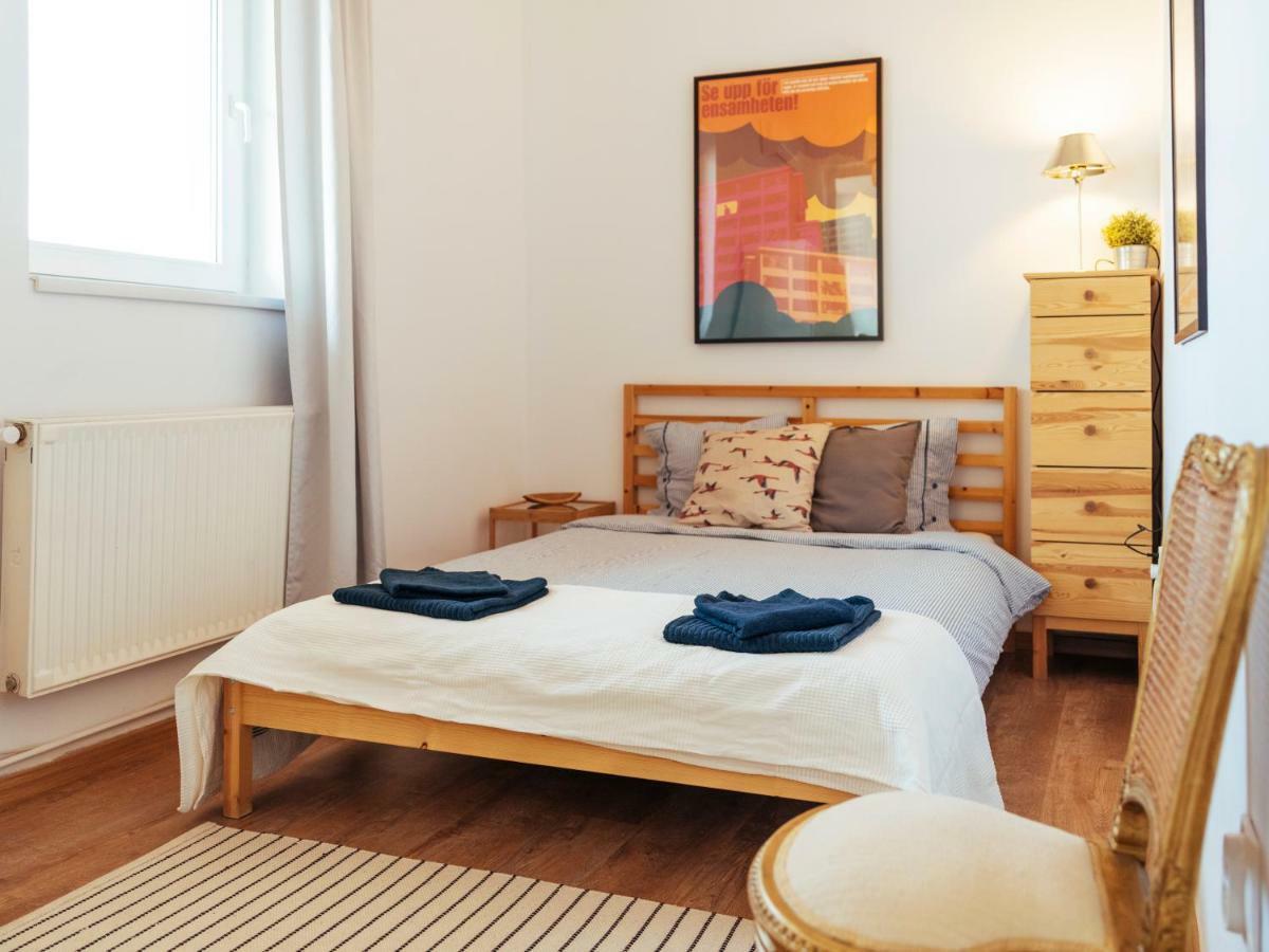 Parkview Apartment - Spectacular View & 2 Bedrooms Bukares Bagian luar foto